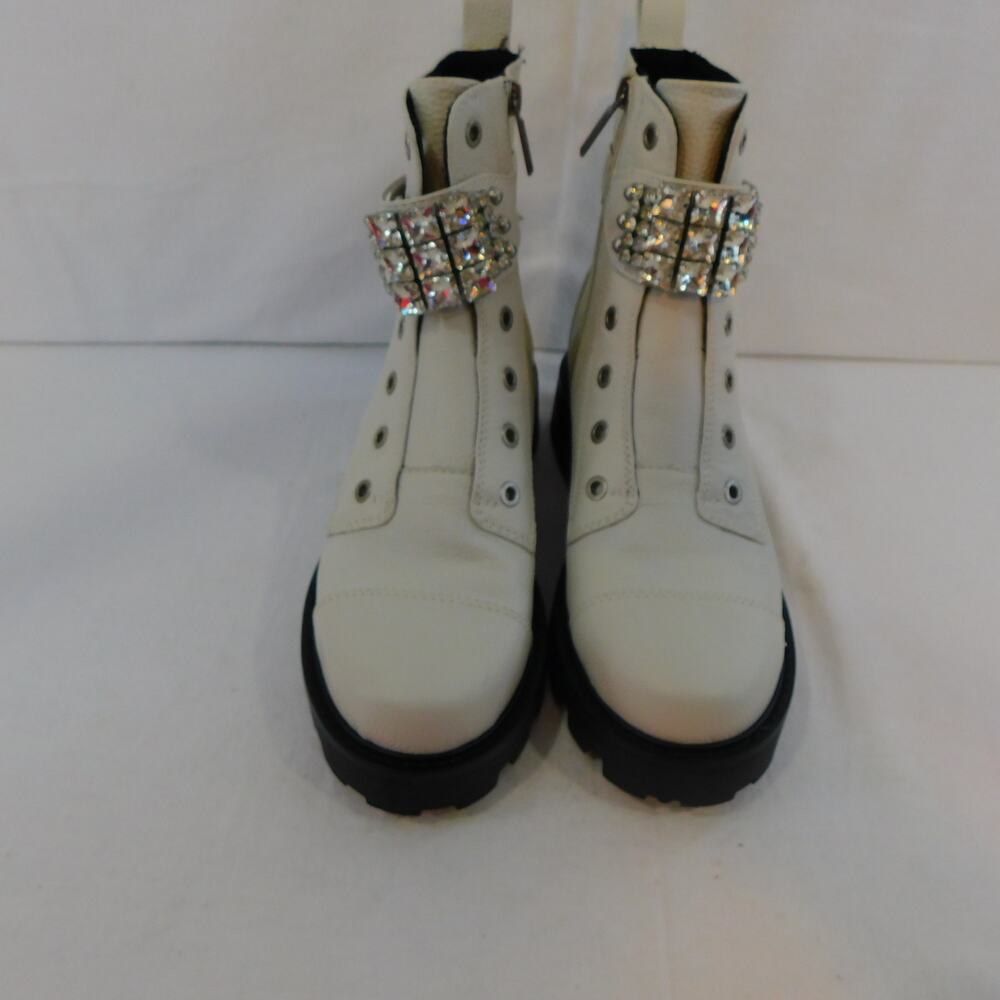 Karl Lagerfeld Paris Maeva Soft Ivory Combat Block Heel Boots Size 7 New - Picture 3 of 10